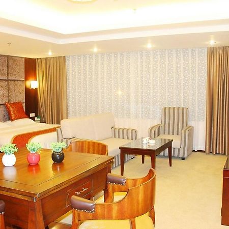 Chengdu Ronghome Hotel Экстерьер фото