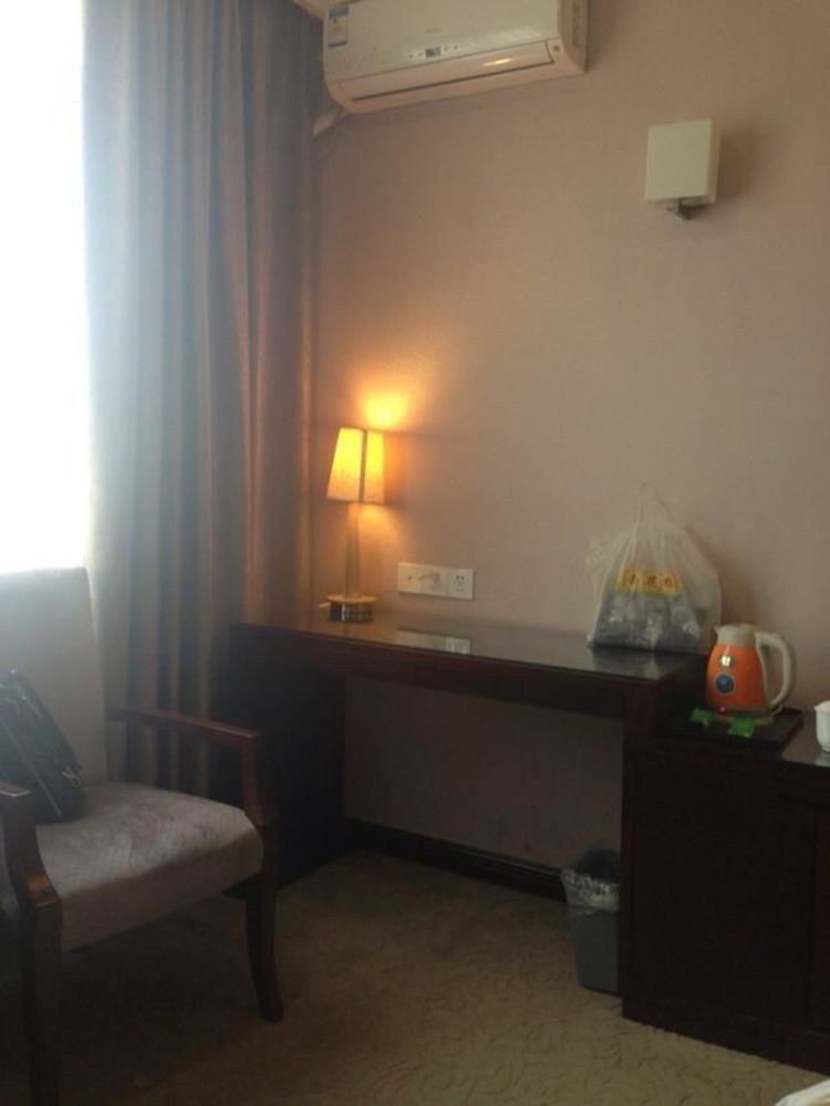 Chengdu Ronghome Hotel Экстерьер фото