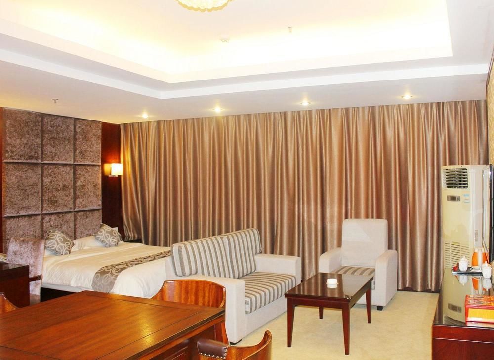 Chengdu Ronghome Hotel Экстерьер фото