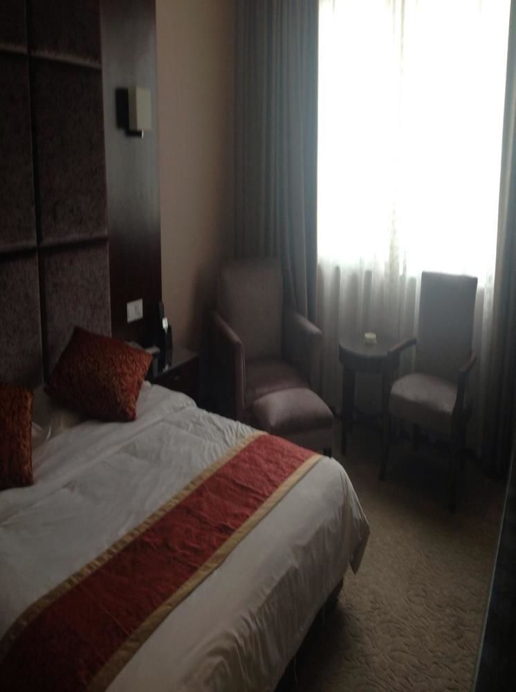 Chengdu Ronghome Hotel Экстерьер фото